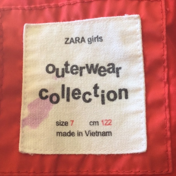 Girls red puffer jacket - Picture 3 of 4
